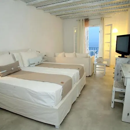 Minois And 5* Parikia (Paros)