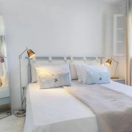 Minois And 5* Parikia (Paros)