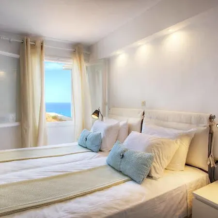 Minois And 5* Parikia (Paros)