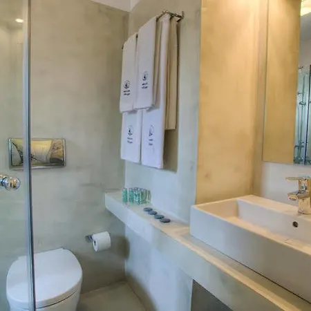 Minois And 5* Parikia (Paros)