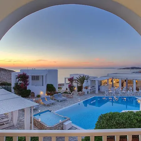 Minois And 5* Parikia (Paros)